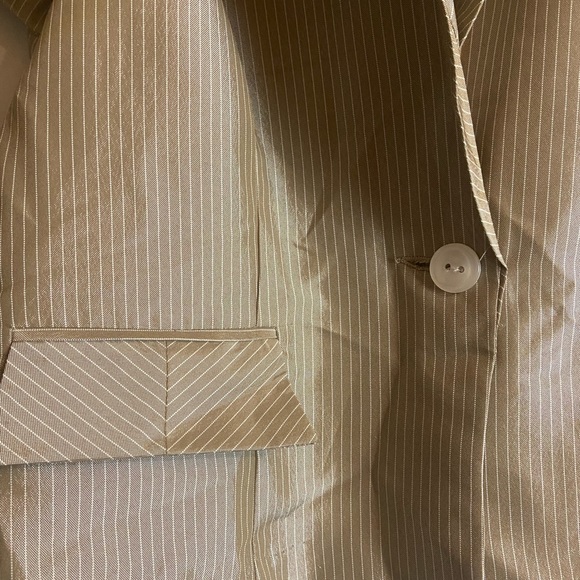 Jenna short sleeve collared buttoned pinstripe tan white blazer jacket 10 - Picture 8 of 8